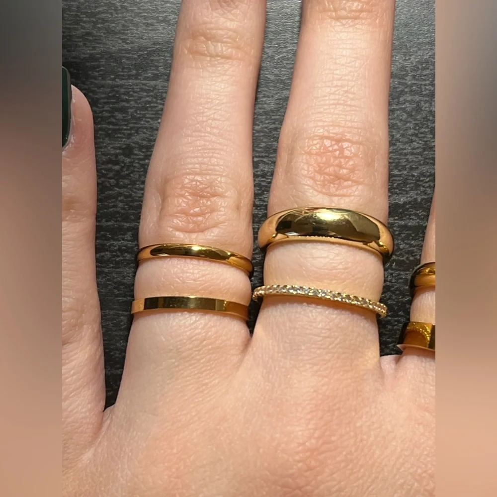 LOT OF GOLD PLATED RINGS - Picture 2 of 3